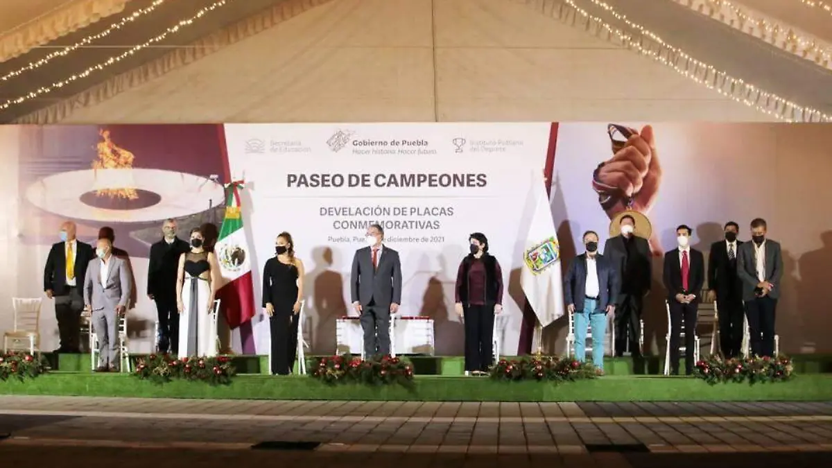 Retoma la charla entre campeones con olímpicos y figuras mundiales